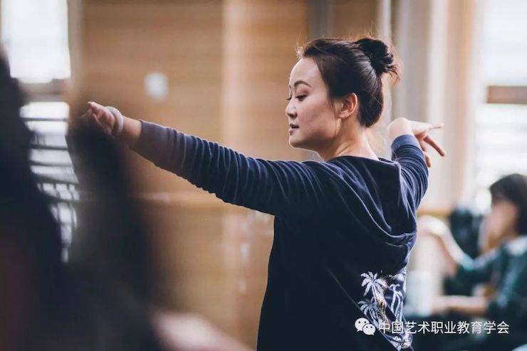 环球360跨界钢琴及环球360舞蹈教育课件助力“CEFA艺术教育高级人才研修班——中国古典舞身韵课”